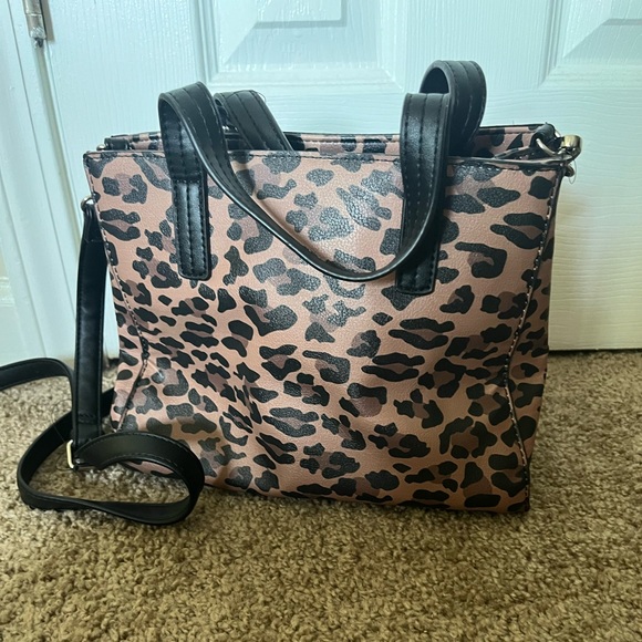 Nine West cheetah shoulder bag - Picture 3 of 3